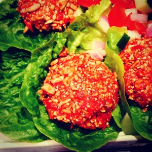 Raw Tomato Curry Burgers